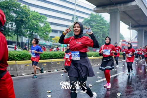 Race photo from ONE RUN 10 K