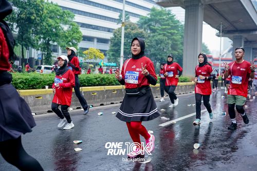 Race photo from ONE RUN 10 K