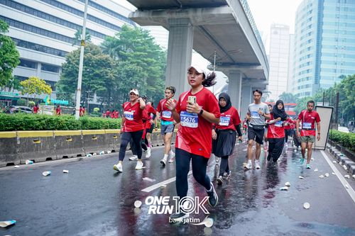 Race photo from ONE RUN 10 K