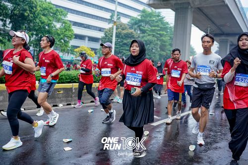 Race photo from ONE RUN 10 K