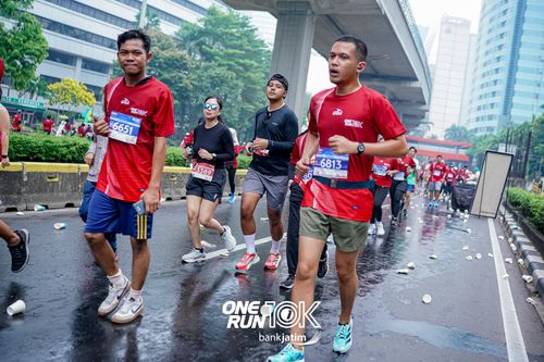 Race photo from ONE RUN 10 K