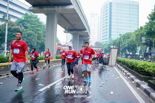 Race photo from ONE RUN 10 K