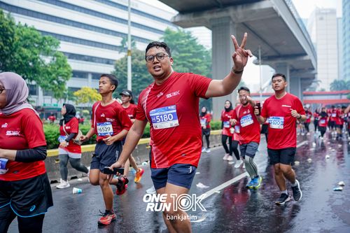 Race photo from ONE RUN 10 K