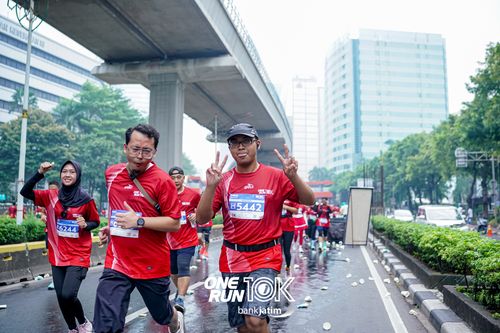 Race photo from ONE RUN 10 K