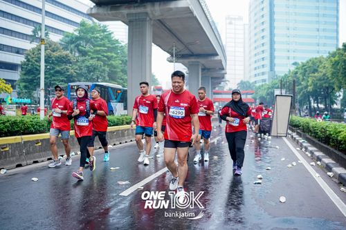 Race photo from ONE RUN 10 K