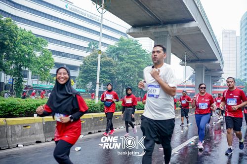 Race photo from ONE RUN 10 K