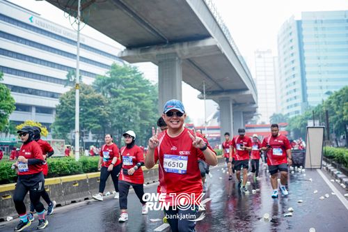 Race photo from ONE RUN 10 K