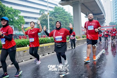 Race photo from ONE RUN 10 K
