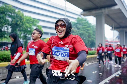 Race photo from ONE RUN 10 K