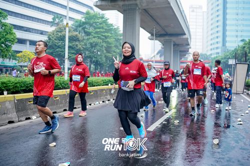 Race photo from ONE RUN 10 K