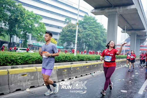 Race photo from ONE RUN 10 K