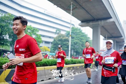 Race photo from ONE RUN 10 K
