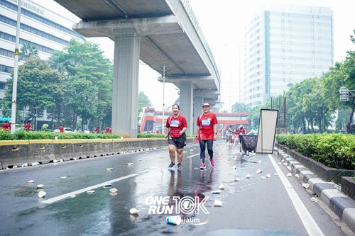 Race photo from ONE RUN 10 K