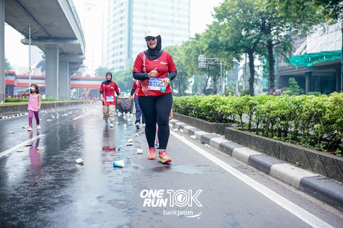 Race photo from ONE RUN 10 K