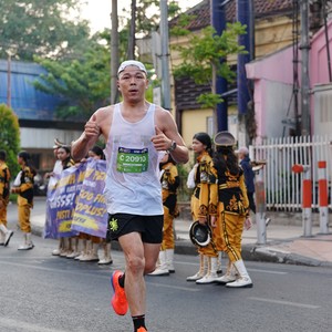 Race photo from SURABAYA ISOPLUS MARATHON 2026
