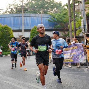 Race photo from SURABAYA ISOPLUS MARATHON 2026