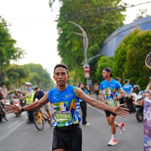 Race photo from SURABAYA ISOPLUS MARATHON 2026