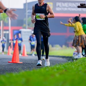Race photo from BOGORUN 2026