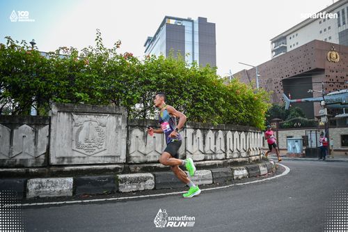 Race photo from Smartfren Run 2025 