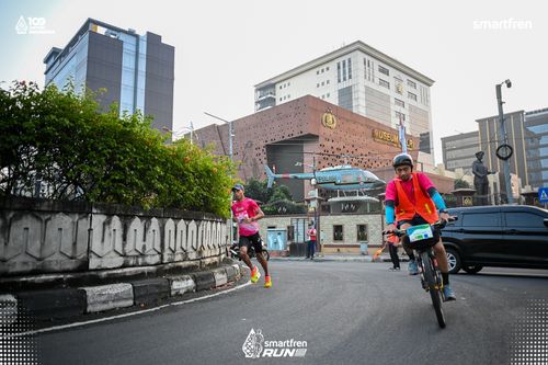 Race photo from Smartfren Run 2025 