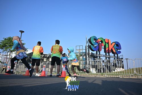 Race photo from PIK NITE RUN 2025