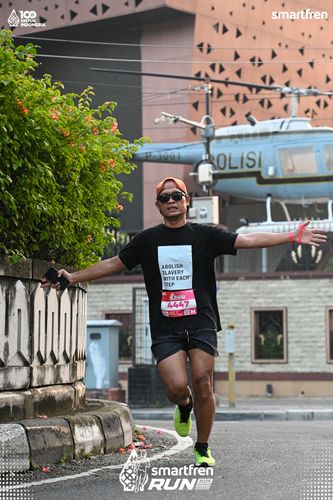 Race photo from Smartfren Run 2025 