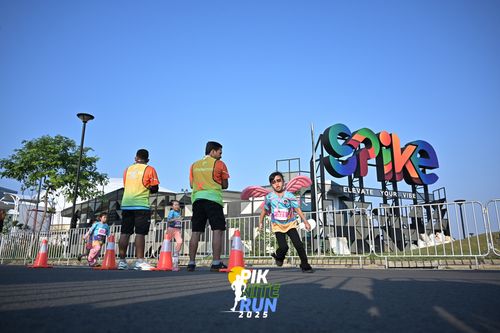 Race photo from PIK NITE RUN 2025
