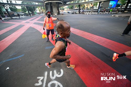 Race photo from Nu Skin Run 10K