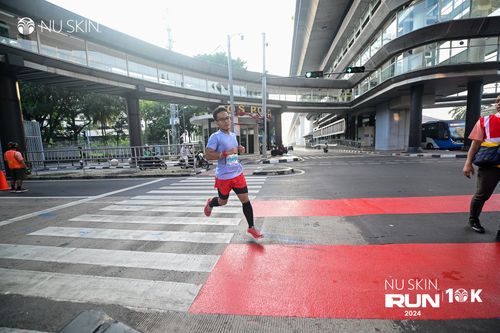 Race photo from Nu Skin Run 10K