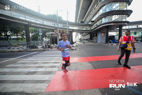 Race photo from Nu Skin Run 10K