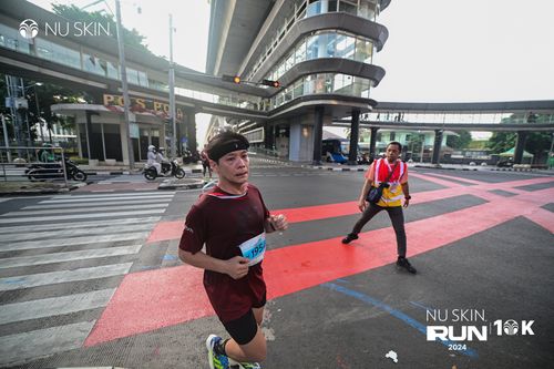 Race photo from Nu Skin Run 10K