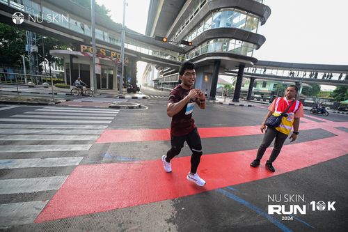 Race photo from Nu Skin Run 10K