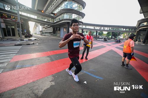 Race photo from Nu Skin Run 10K