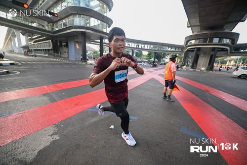 Race photo from Nu Skin Run 10K