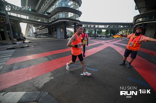 Race photo from Nu Skin Run 10K