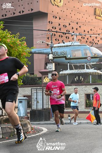 Race photo from Smartfren Run 2025 