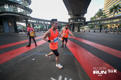 Race photo from Nu Skin Run 10K