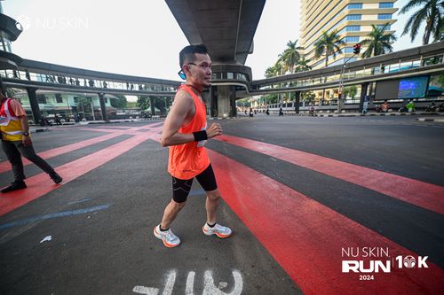 Race photo from Nu Skin Run 10K