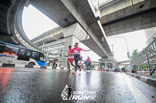 Race photo from Smartfren Run 2024