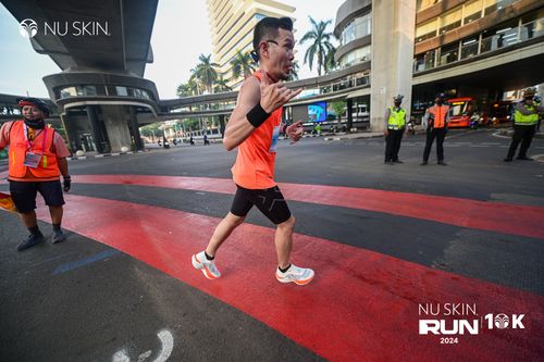 Race photo from Nu Skin Run 10K