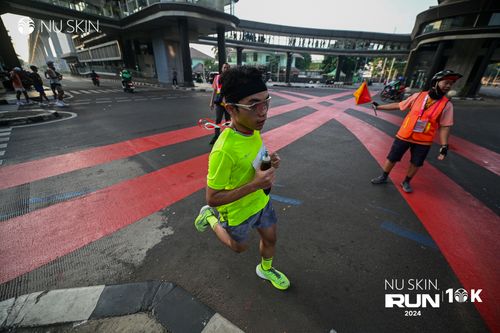 Race photo from Nu Skin Run 10K