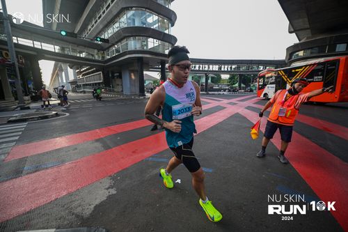 Race photo from Nu Skin Run 10K