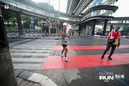 Race photo from Nu Skin Run 10K
