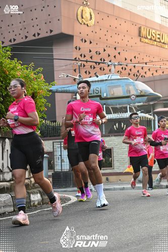 Race photo from Smartfren Run 2025 