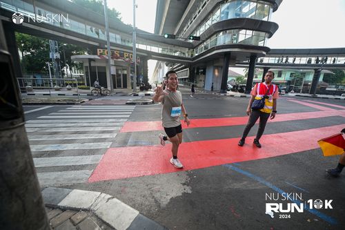 Race photo from Nu Skin Run 10K