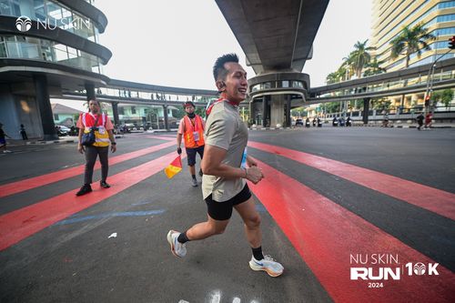 Race photo from Nu Skin Run 10K