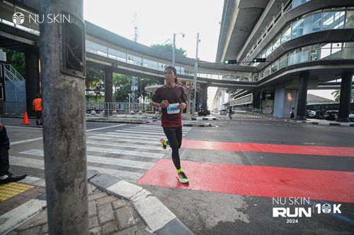 Race photo from Nu Skin Run 10K