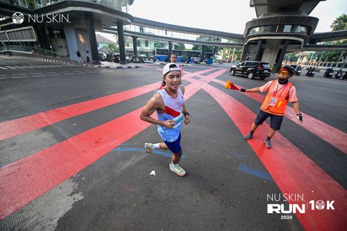 Race photo from Nu Skin Run 10K