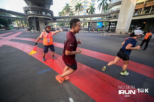 Race photo from Nu Skin Run 10K