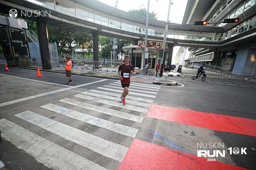 Race photo from Nu Skin Run 10K
